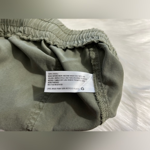 X-Large Universal Thread Sage Green Drawstring Shorts - Picture 3 of 5